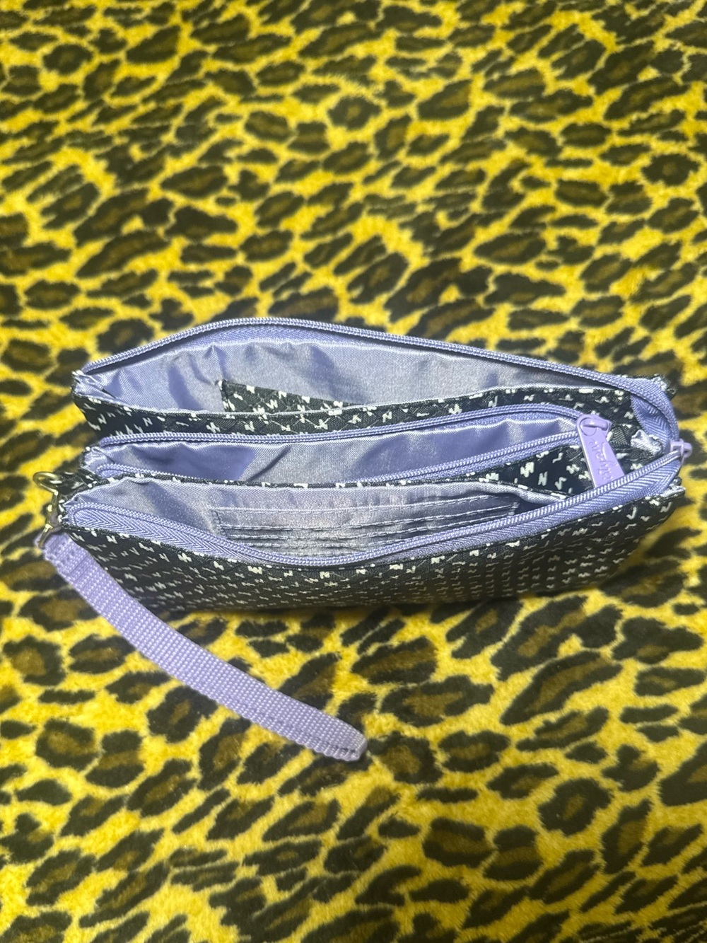 Thirty-one Black Patterned Wristlet with Lavender Trim and Strap - Picture 2 of 4